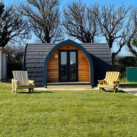 Camping Pods Trevella Holiday Park Crantock Exteriör bild