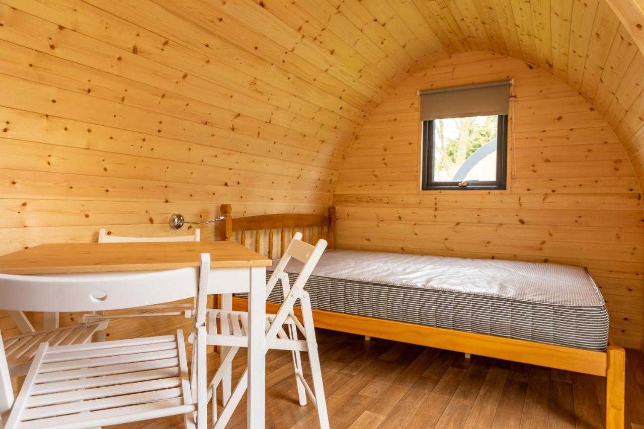 Camping Pods Trevella Holiday Park Crantock Exteriör bild