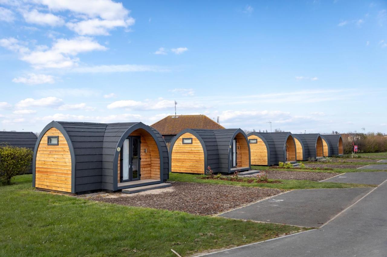 Camping Pods Trevella Holiday Park Crantock Exteriör bild