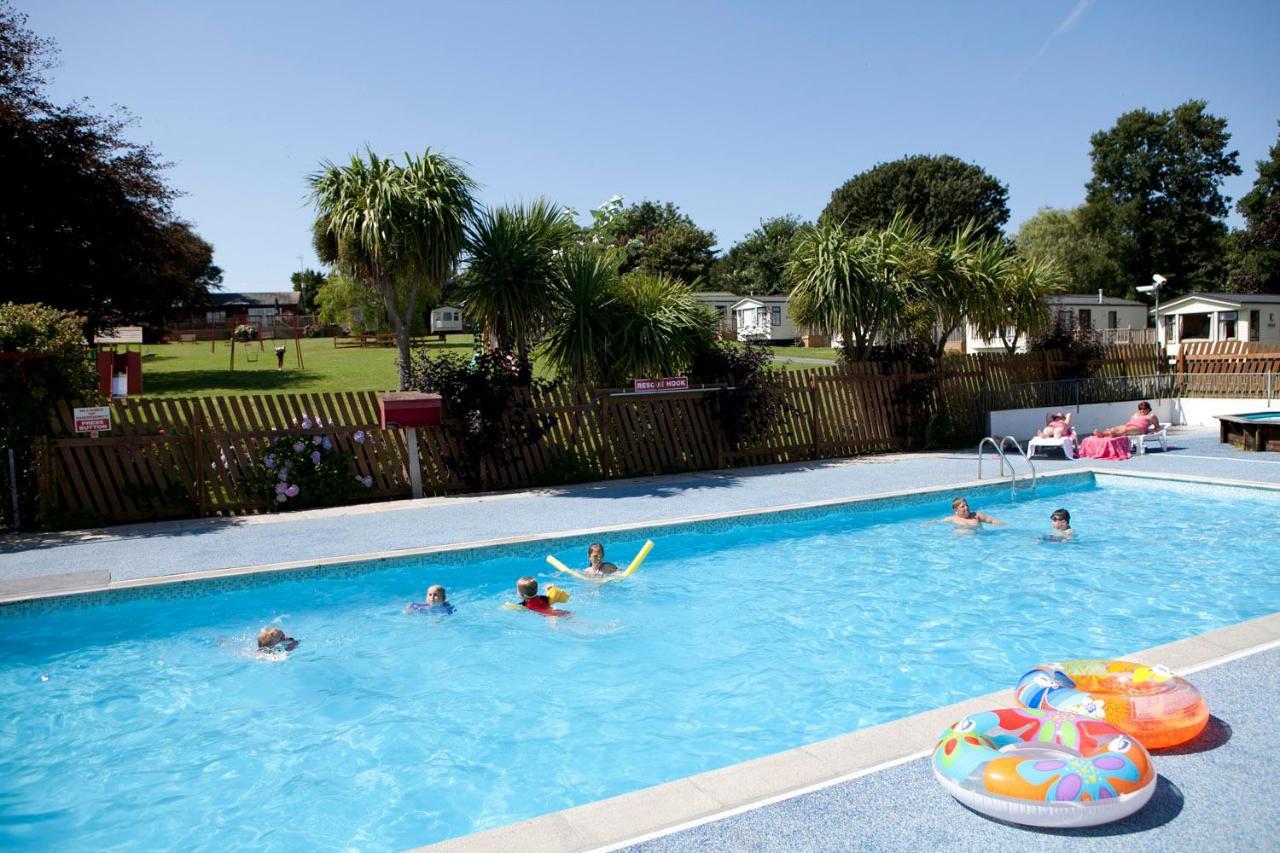 Camping Pods Trevella Holiday Park Crantock Exteriör bild