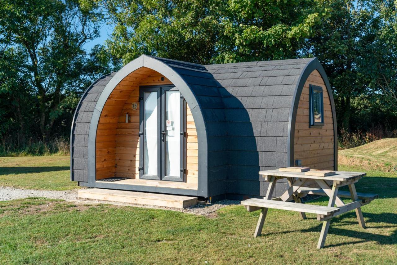 Camping Pods Trevella Holiday Park Crantock Exteriör bild