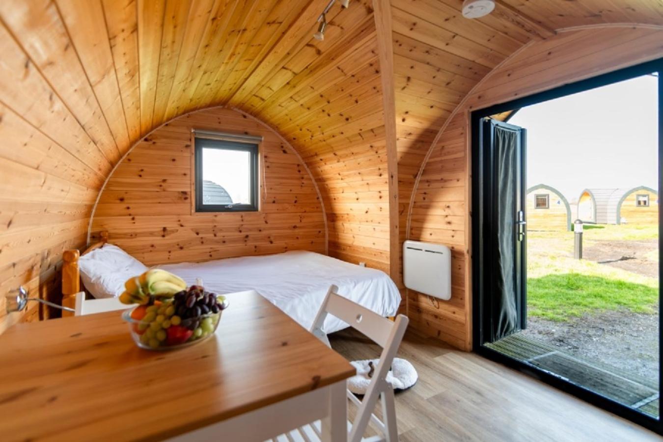Camping Pods Trevella Holiday Park Crantock Exteriör bild