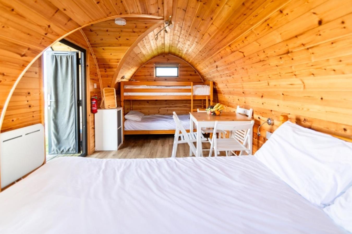 Camping Pods Trevella Holiday Park Crantock Exteriör bild